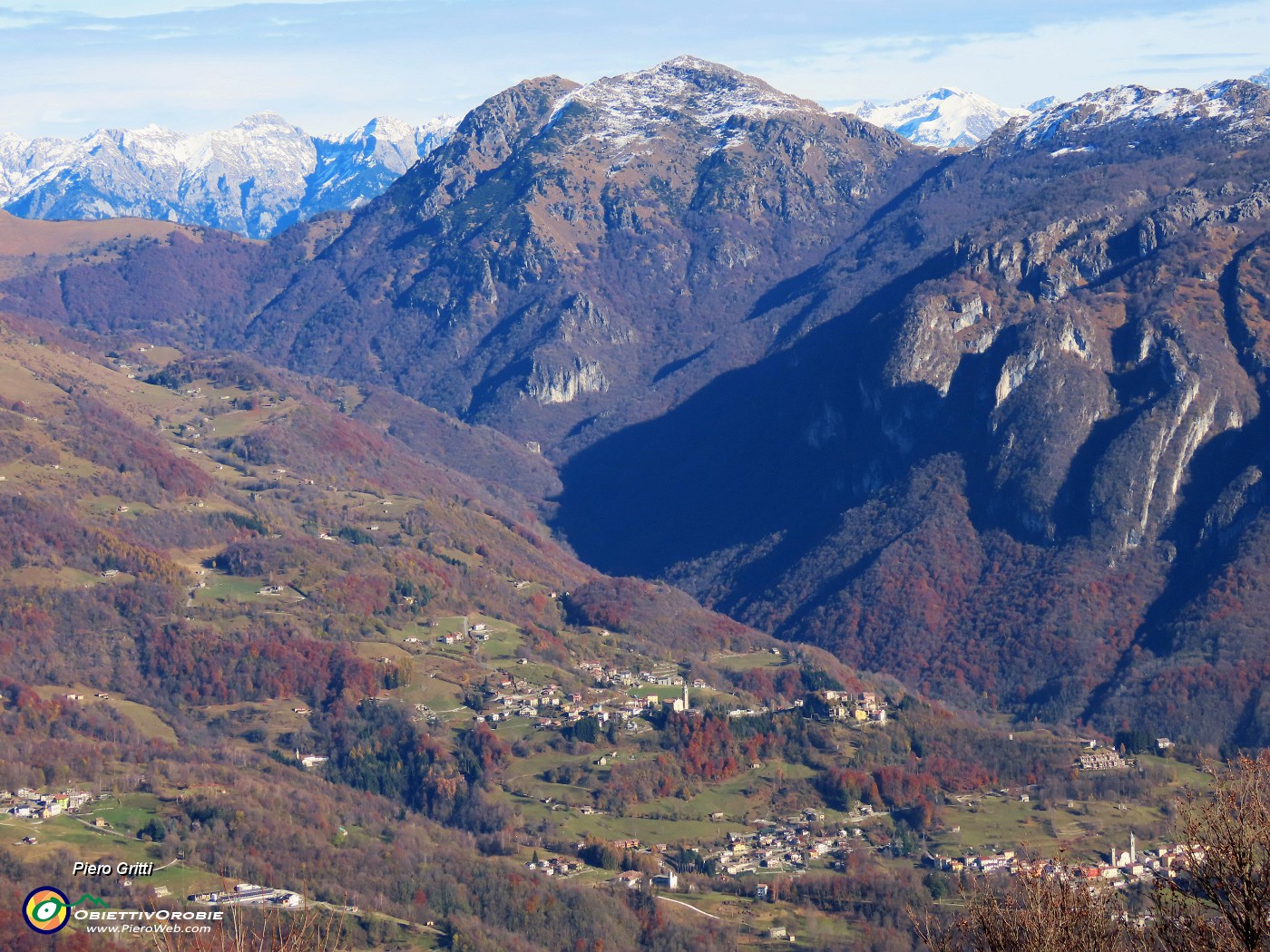 27 Dallo Zuc de Valmana zoom sulla Val Taleggio.JPG